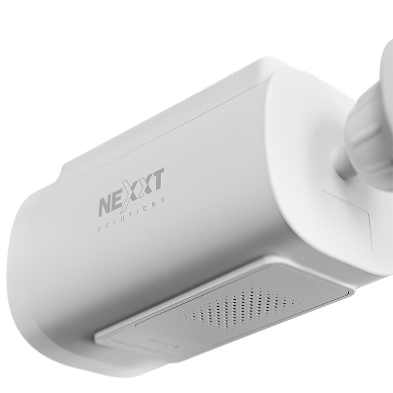 Nexxt Home Outdoor Fixed battery Camera 2K with built in solar panel 1